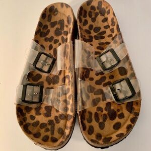 NWOT..OLI JOLIMALL…sandals